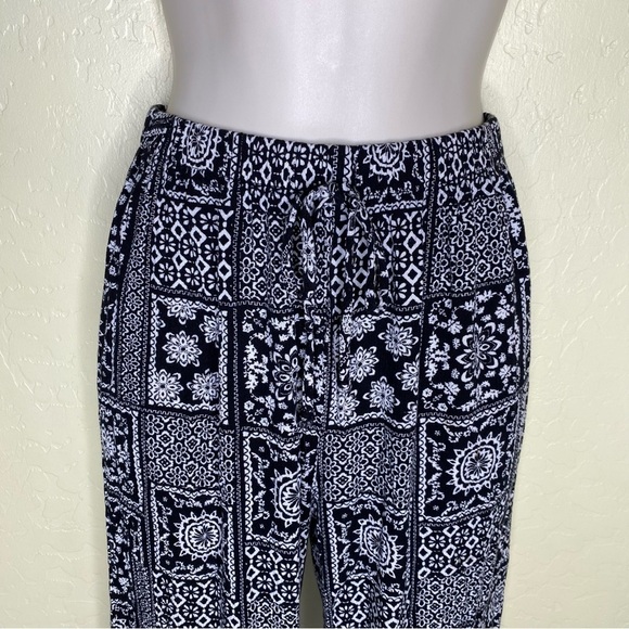 Papaya Black and White Wide Leg Floral Print Boho Pants Size S - Picture 3 of 12